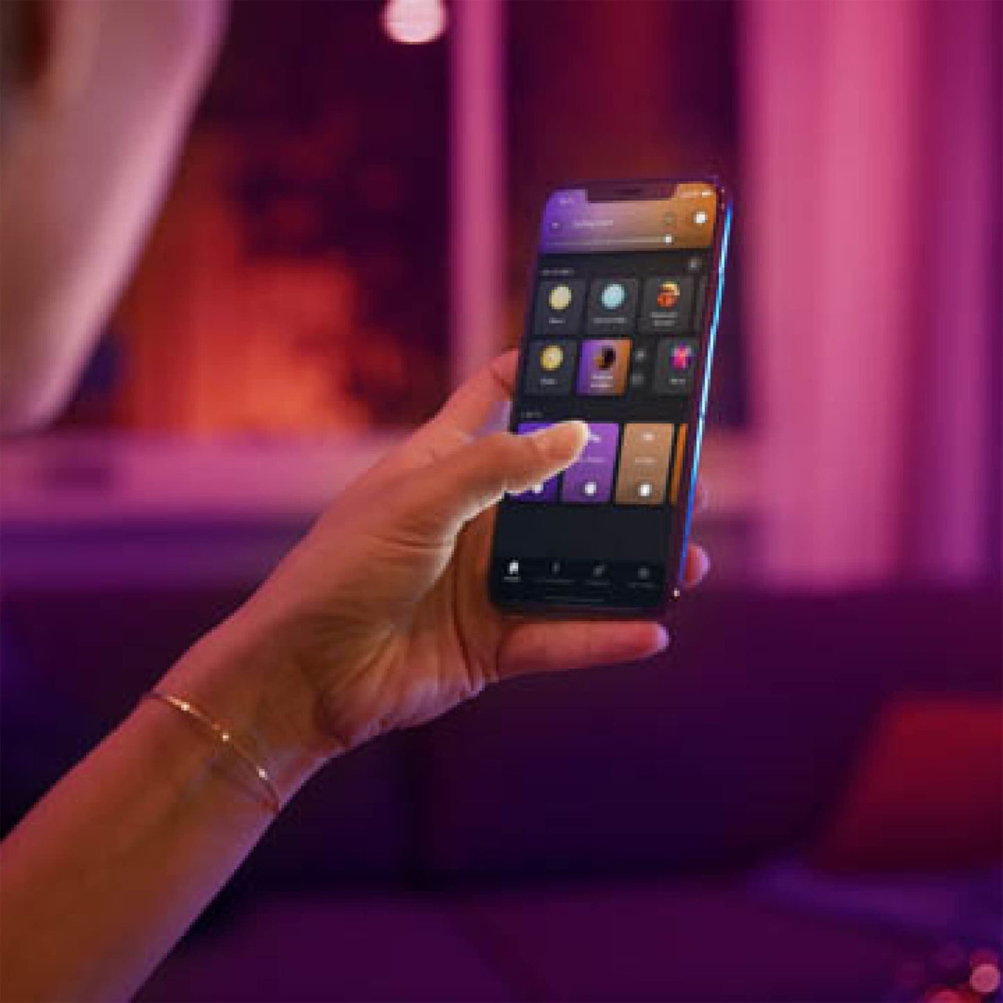 Philips Hue – Lámpara inteligente, Hue Centris, Foco LED Inteligente, Luz Blanca y de Colores, Compatible con Alexa y Google Home, Color Blanco