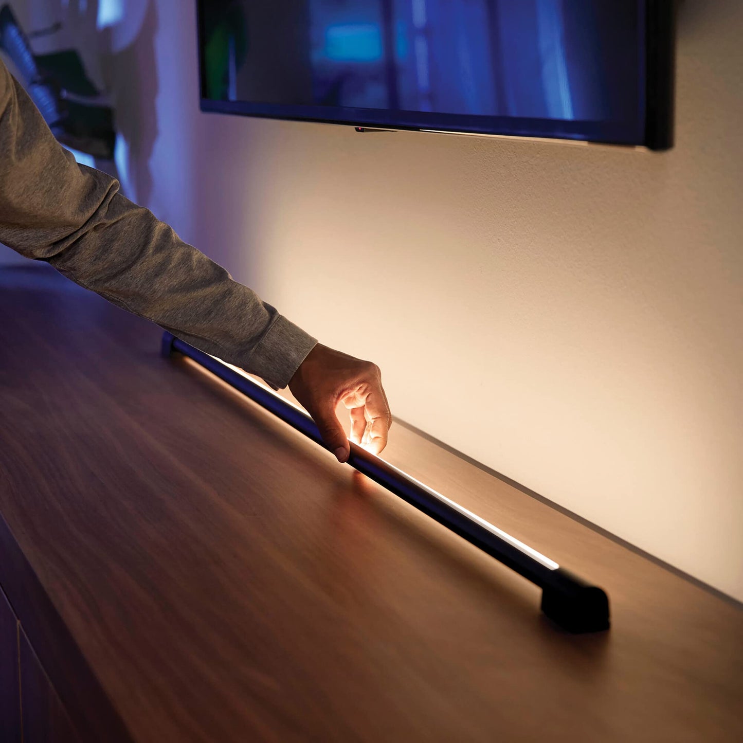 Philips Hue – Lámpara inteligente, Hue Play, Tubo de Mesa LED Inteligente, Luz Blanca y de Colores, Compatible con Alexa y Google Home, Color Negro- 125cm